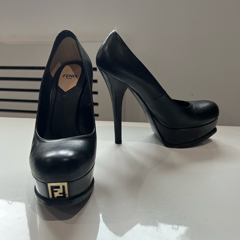 FENDI Black Leather Platform Heel w/LOGO toe!BOX,BAGS &TAG included! Size 37 1/2